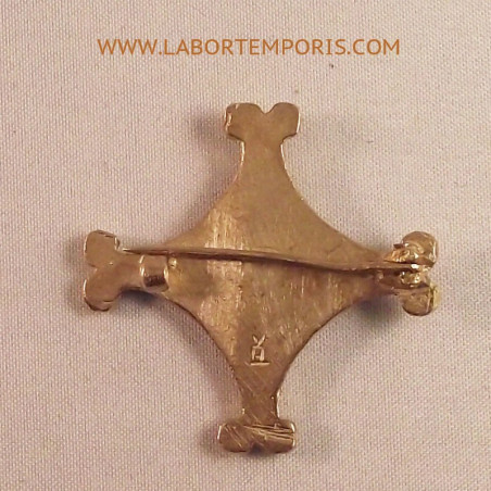roman  brooch