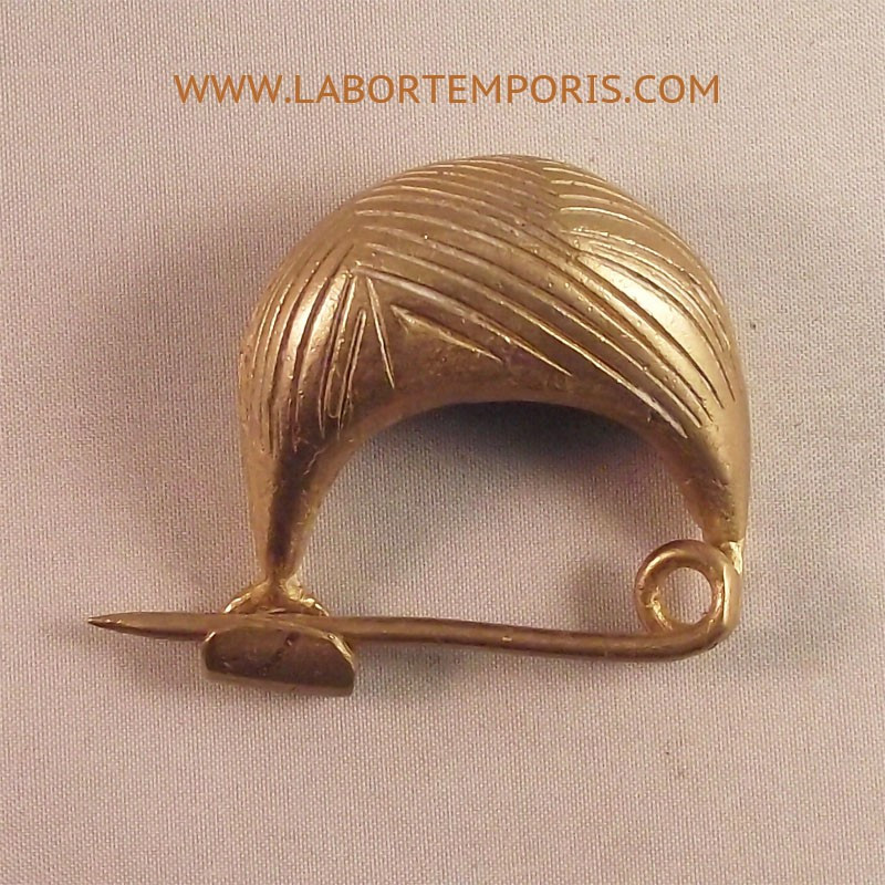 Villanovan bronze navicella fibula 1