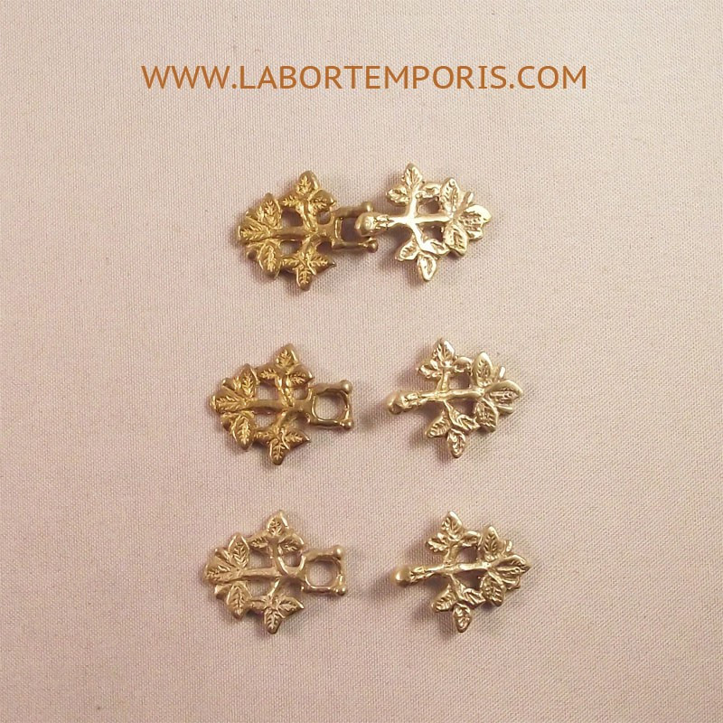 Medieval dress  fasteners