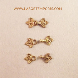 Medieval dress  fasteners