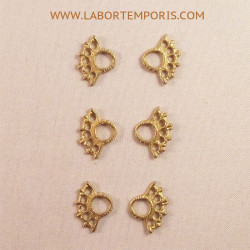 Medieval dress  fasteners