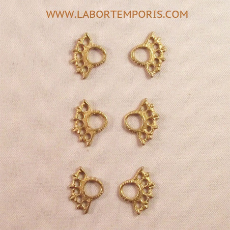 Medieval dress hooks