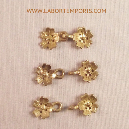 Medieval dress hooks