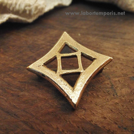 roman  brooch