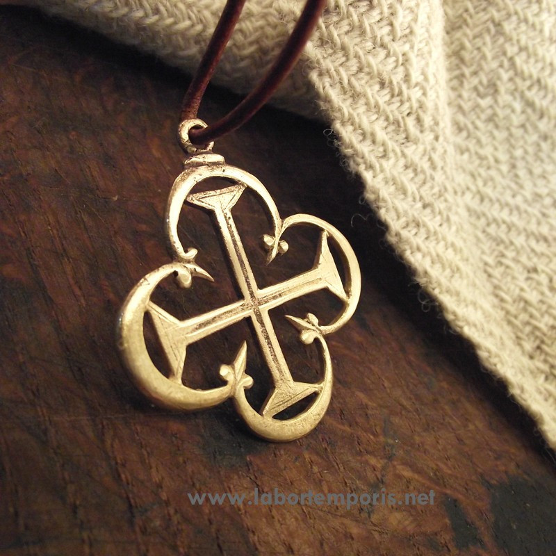 Medieval cross pendant