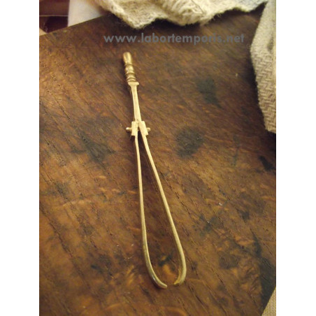 Roman tweezer