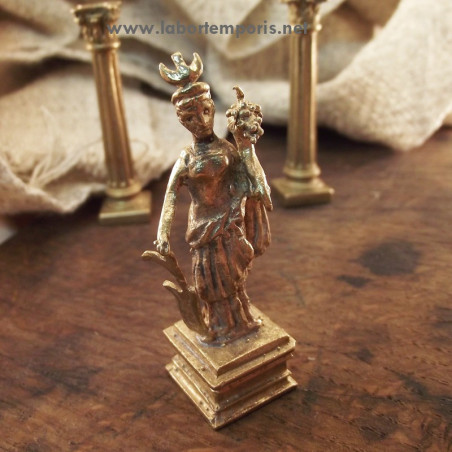 Roman statue Fortuna