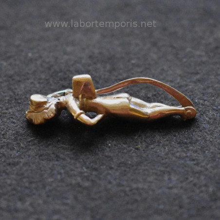 roman  brooch