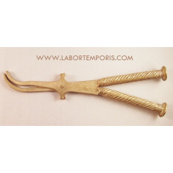 pinza chirurgica romana