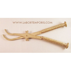 pinza chirurgica romana
